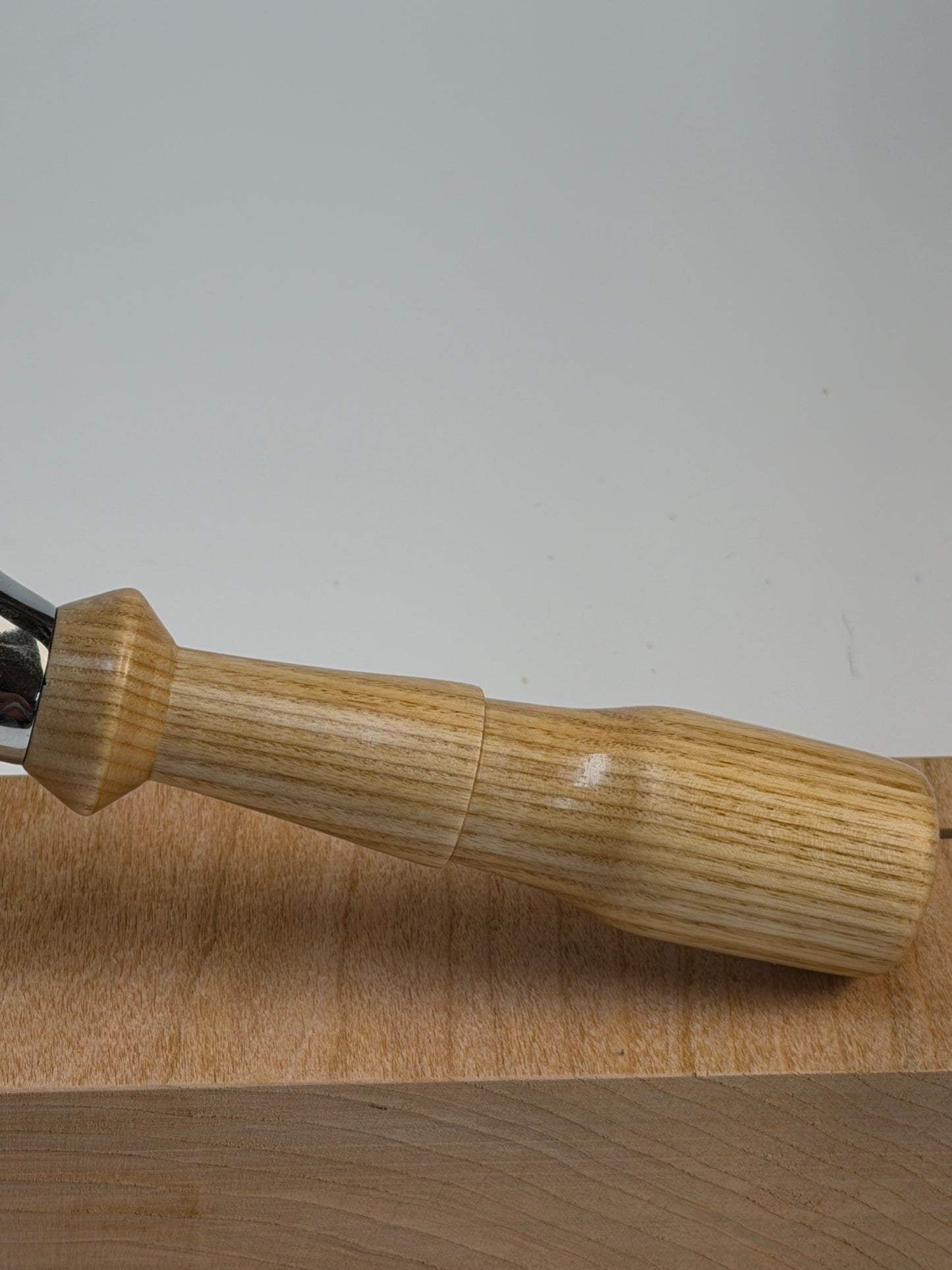 Ash Pizza Cutter — side view