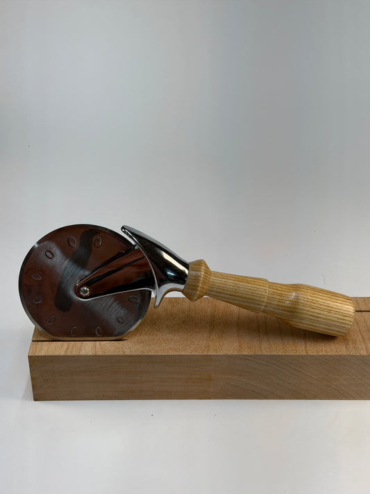 Ash Pizza Cutter — side view